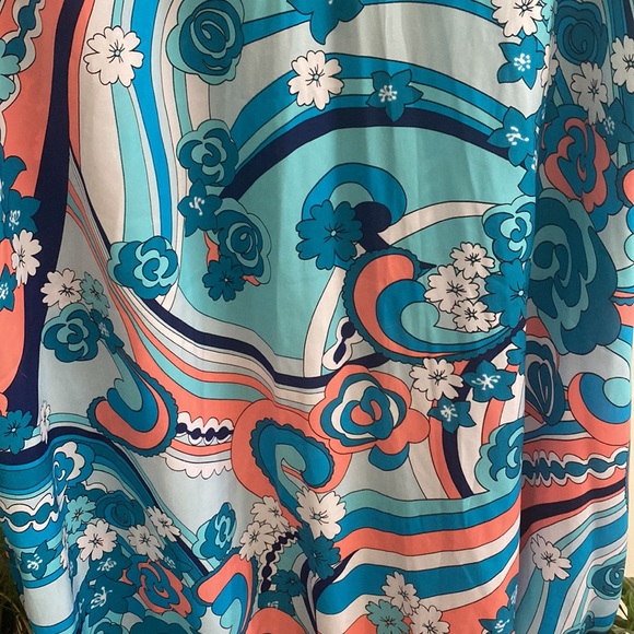 Kensie Coverup - Picture 8 of 8